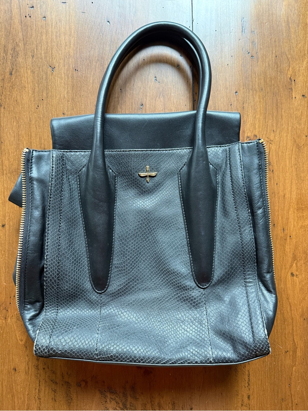 Pour La Victoire Richie Leather Handbag